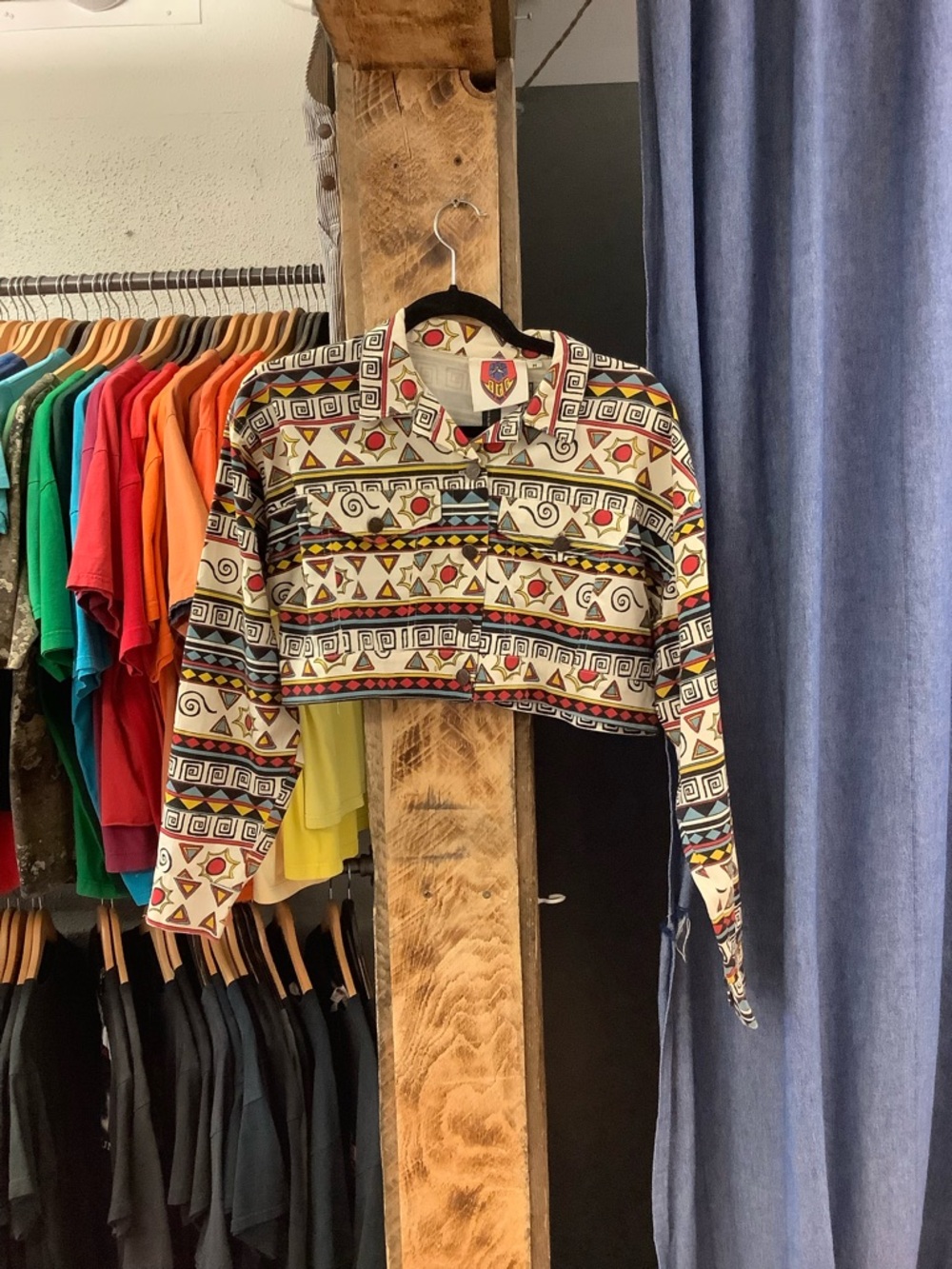 Vintage multicoloured women’s cropped button up